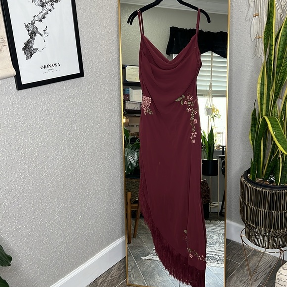 HOUSE OF CB 'Eloisa' Wine Embroidered Midi Dress NWOT - Picture 9 of 9